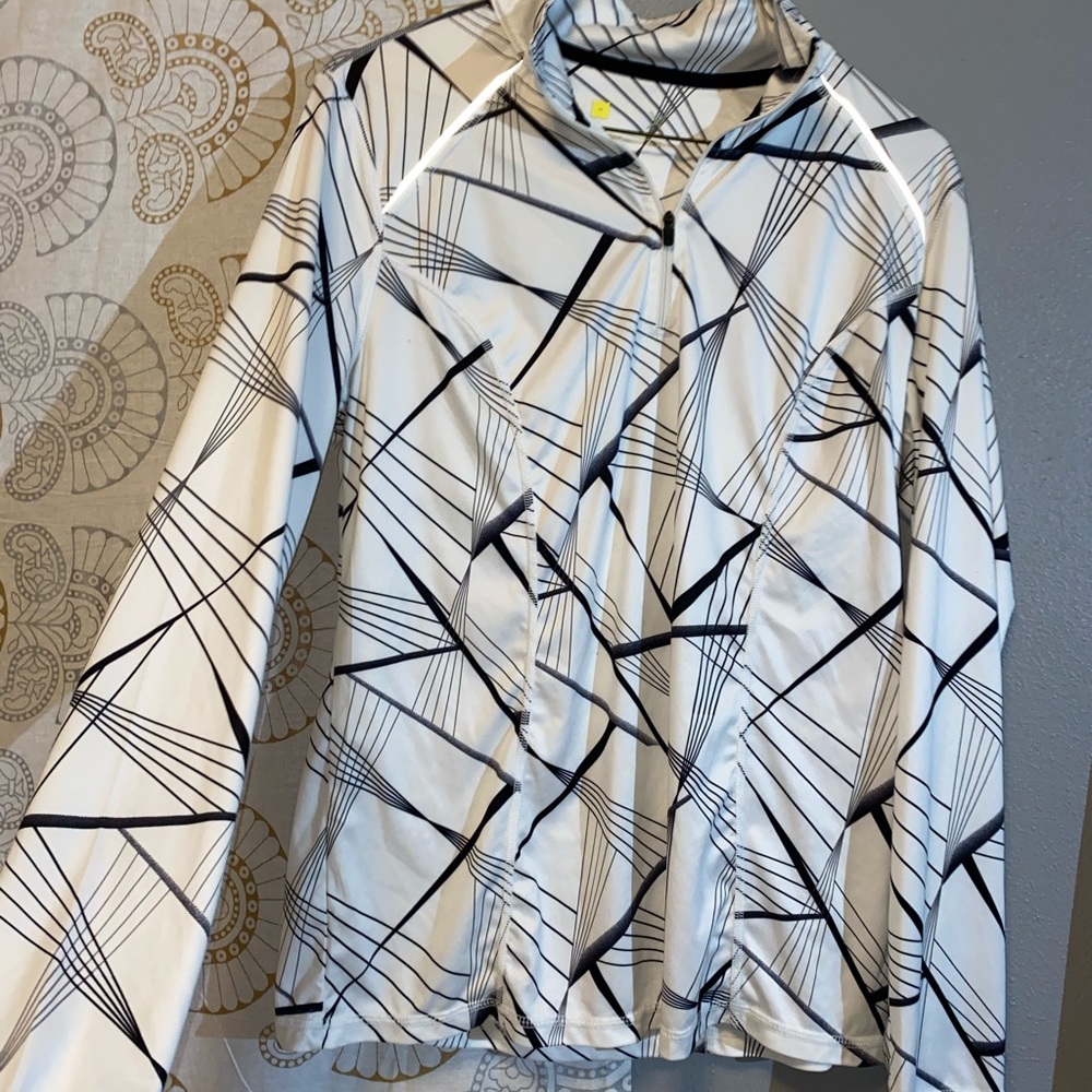 Black and White Long Sleeve Pullover
